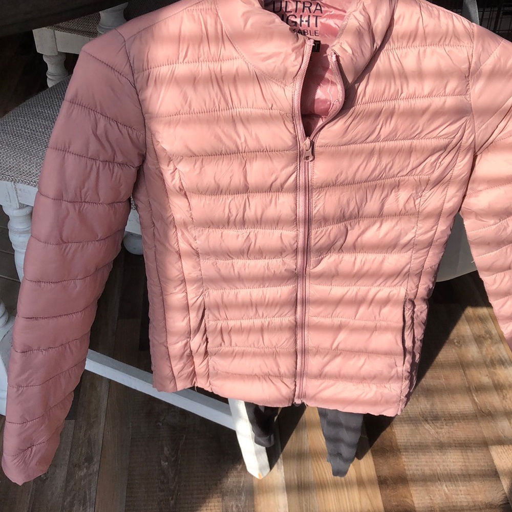 Lightweight packable jacket